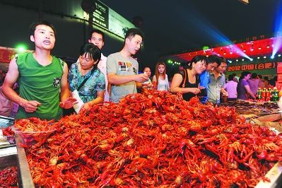 2012中国(合肥)龙虾节昨开幕_新浪安徽美食