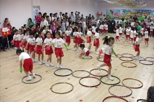 庐江县:让民间体育游戏走进幼儿园