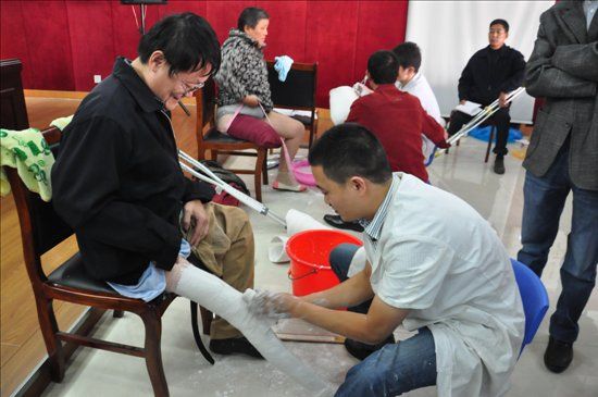 安庆市残联免费为残疾人装配假肢、矫形器_新