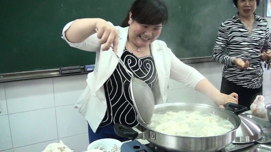 亳州路小学举办第七届校园文化艺术节暨美食节