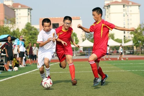 安庆市首届校园足球联赛经开教育中心少年夺冠