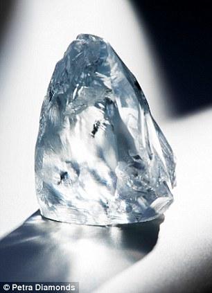 南非秘密拍卖世界最贵蓝钻 重122克拉超过63